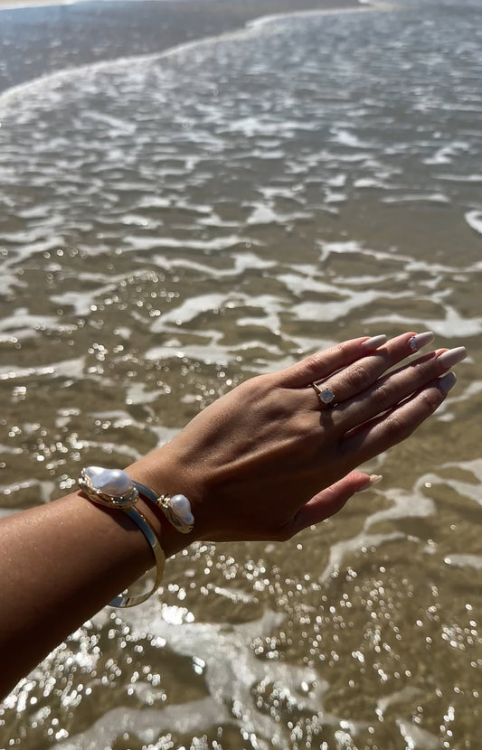 GOLDEN TIDE BANGLE